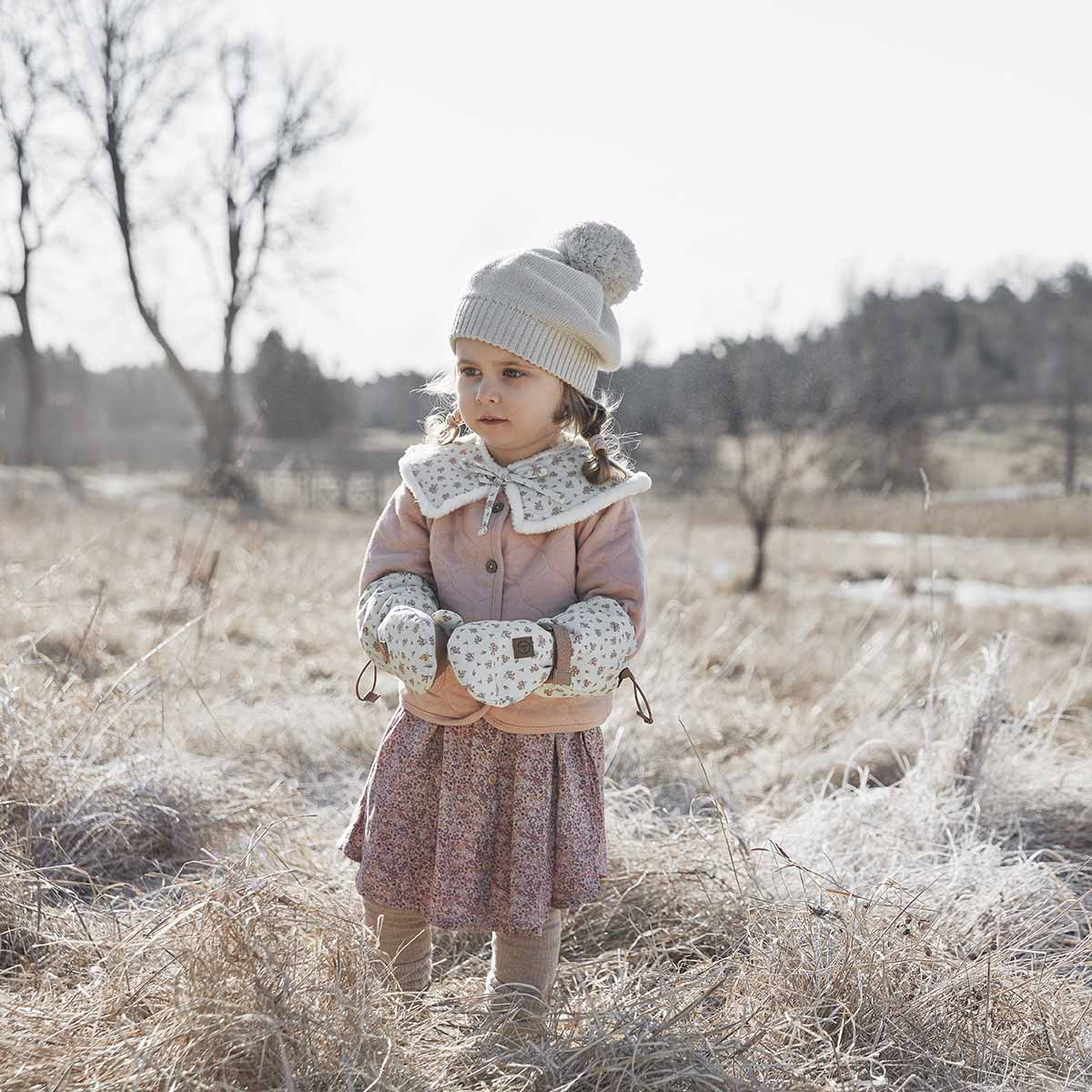AW22-Winter-on-the-Prairie-Knitted-Beret-Creamy-White-Collar-Autumn-Rose-Mittens-LP